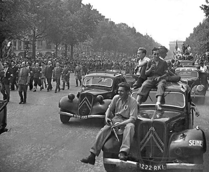 D_file_victoire_26_aout_1944.jpg