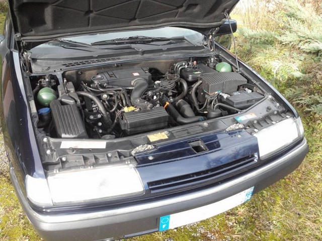 Xantia 2.0iVSX moteur.jpg