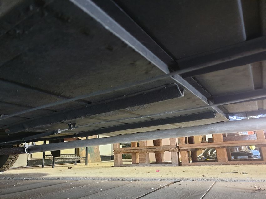 DESSOUS PLANCHER 01.jpg