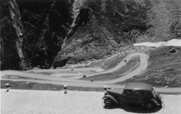 1952-St-Gottard-descente.jpg