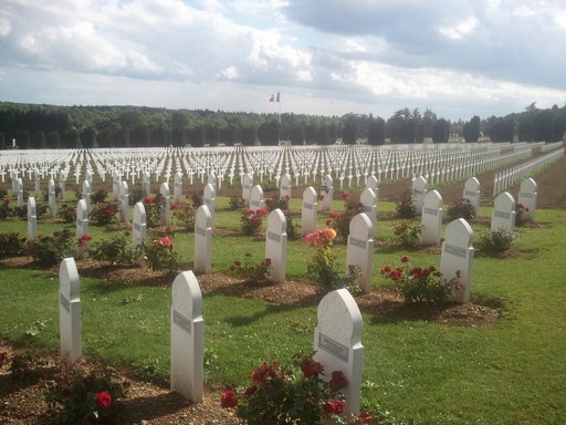 Douaumont ossuaire.jpg