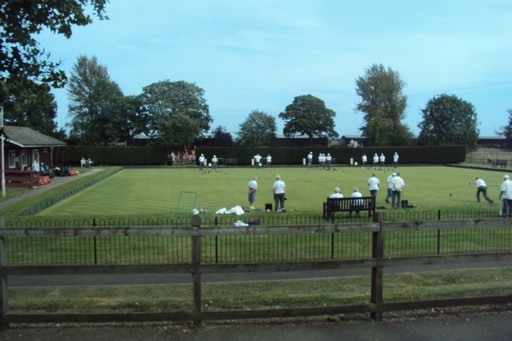 Boule sur herbe.JPG