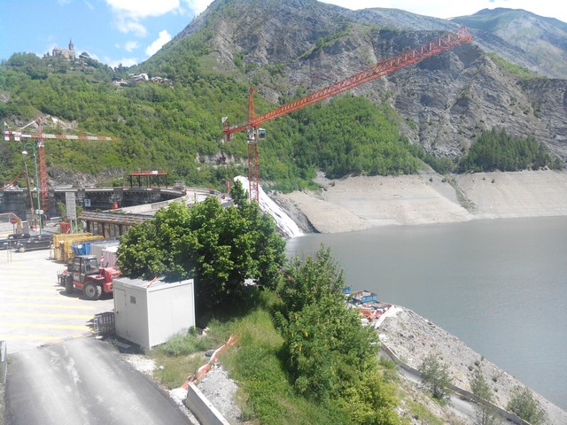 Barrage de chambon.jpg